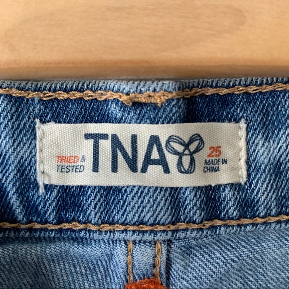 Low rise denim shorts - Picture 3 of 3